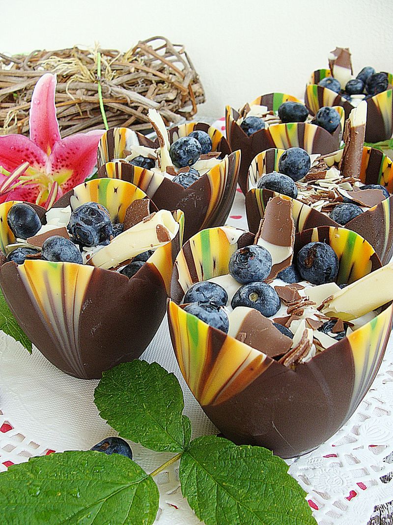 Borówkowy mini sernik w czekoladowym pucharku