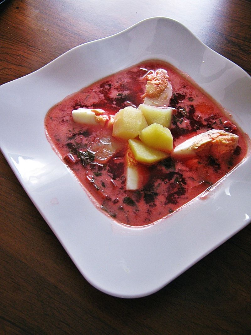 Botwinka z młodą marchewką i ziemniakami