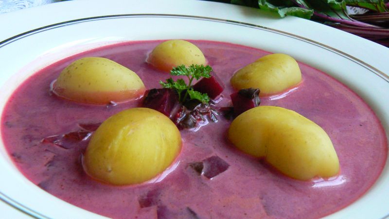 Botwinka z młodymi ziemniakami