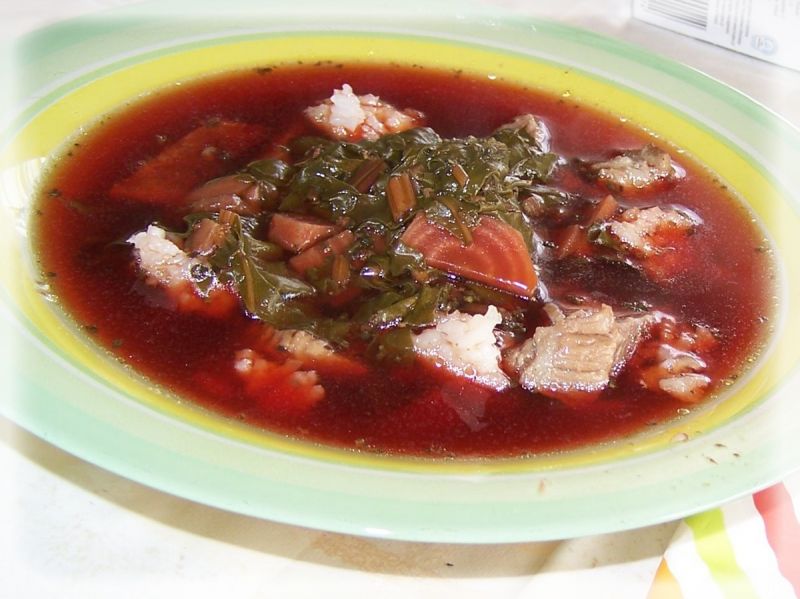 Botwinka z ryżem i wkładką mięsną i ryżem