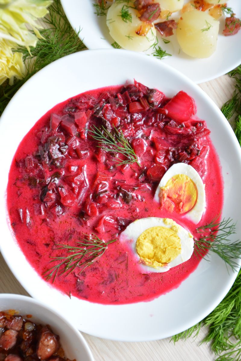 Botwinka z zasmażaną młodą kapustą i jajkiem