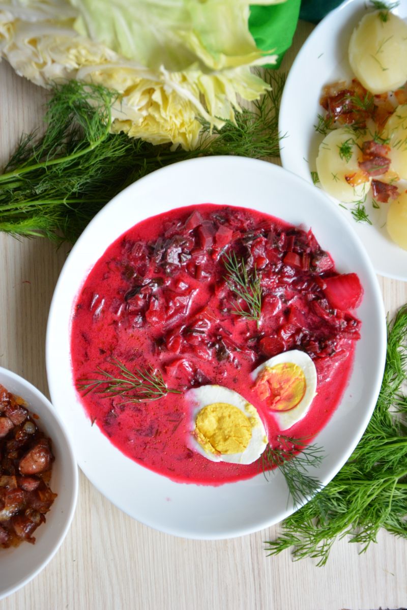 Botwinka z zasmażaną młodą kapustą i jajkiem