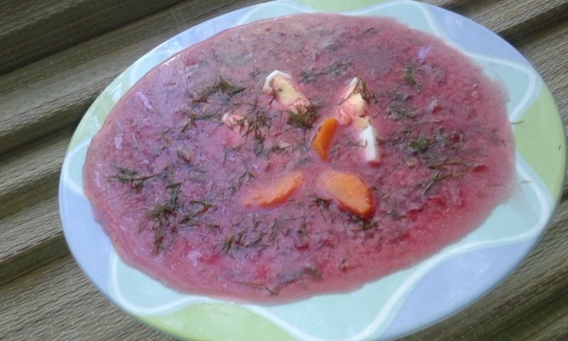 Botwinka z ziemniaczkami i jajkiem