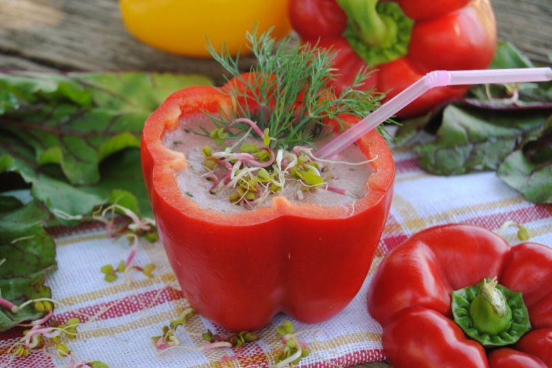 Botwinkowy koktajl w papryce Botwinkowy koktajl w papryce