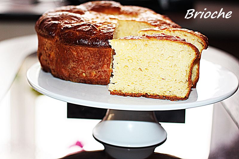 Brioche - maślana bułeczka drożdżowa Brioche - maślana bułeczka drożdżowa