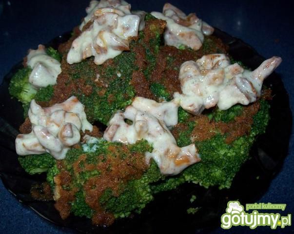 Brokuł z sosem z kurek