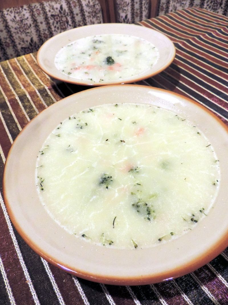 Brokułowa z pęczakiem