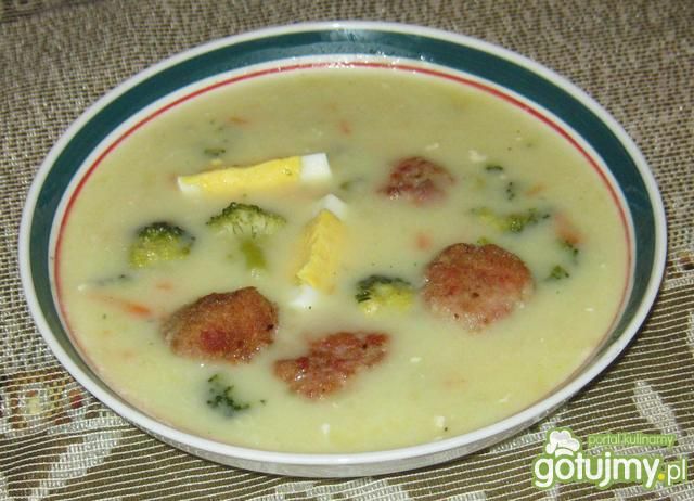 Brokułowa z pulpetami Brokułowa z pulpetami