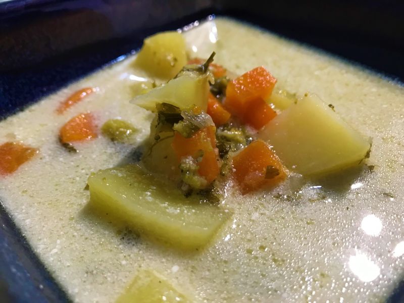 Brokułowa z ziemniakami Brokułowa z ziemniakami