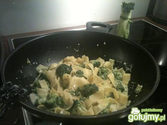 Brokułowe tagliatelle - palce lizać :)