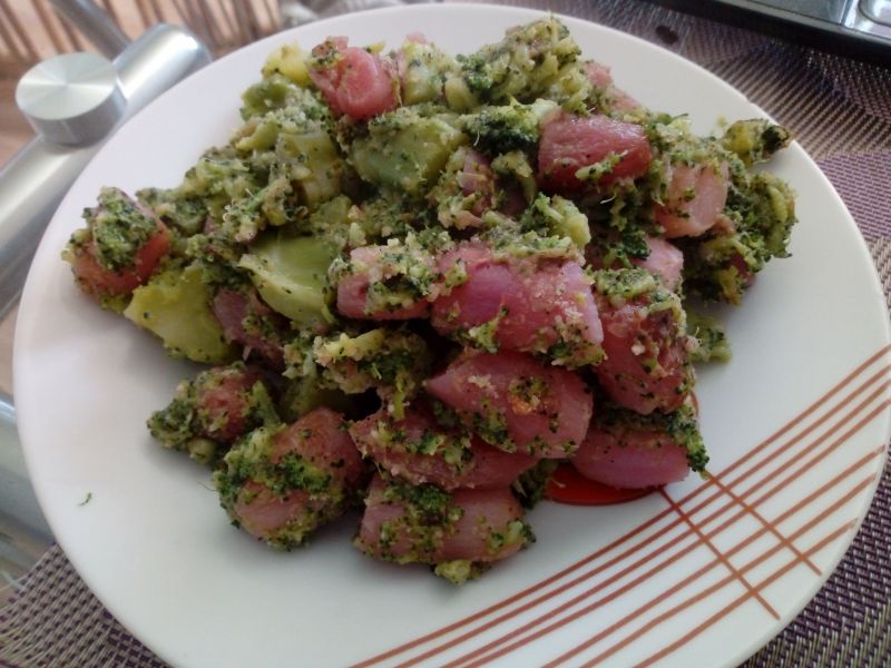 Brokuły z rzodkiewkami