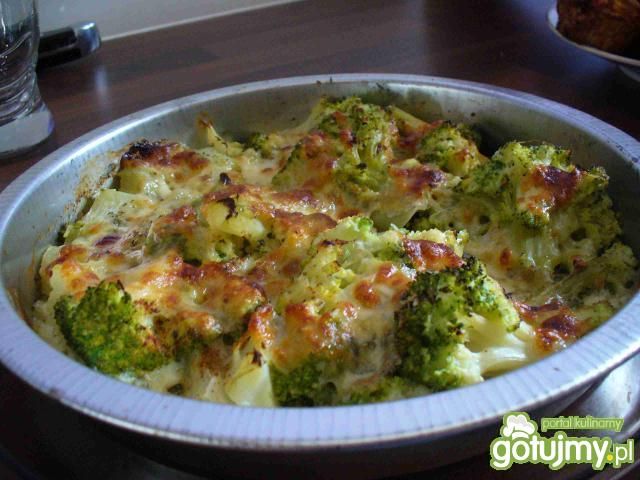 Brokuły zapiekane z mozarellą Brokuły zapiekane z mozarellą