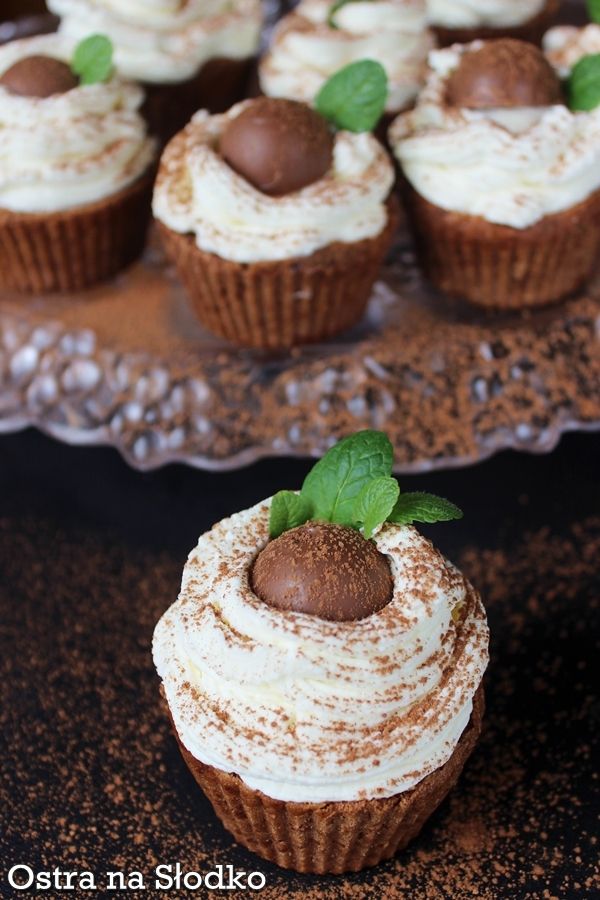 Brownie cupcakes z kremem pralinowym