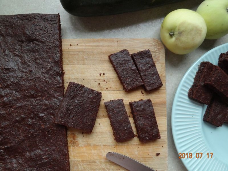 Brownie z cukinii i jabłek Brownie z cukinii i jabłek