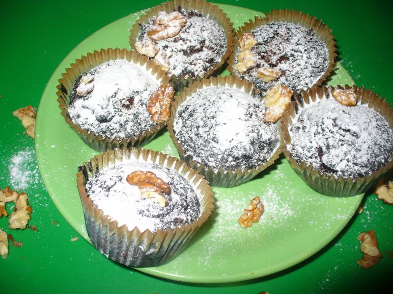 Brownies z migdałami i orzechami Brownies z migdałami i orzechami