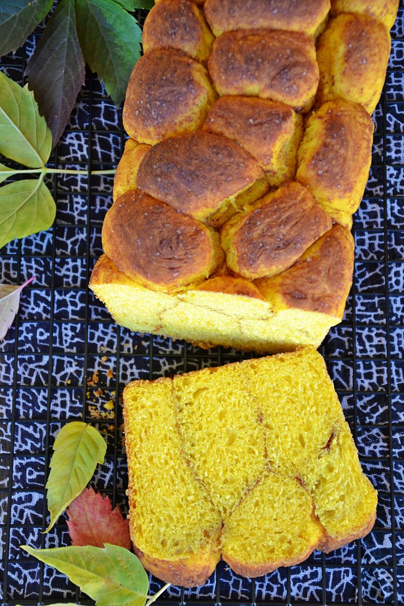 Brukowiec drożdżowo-dyniowy z cynamonem