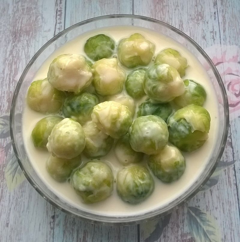 Brukselka w sosie mlecznym Brukselka w sosie mlecznym