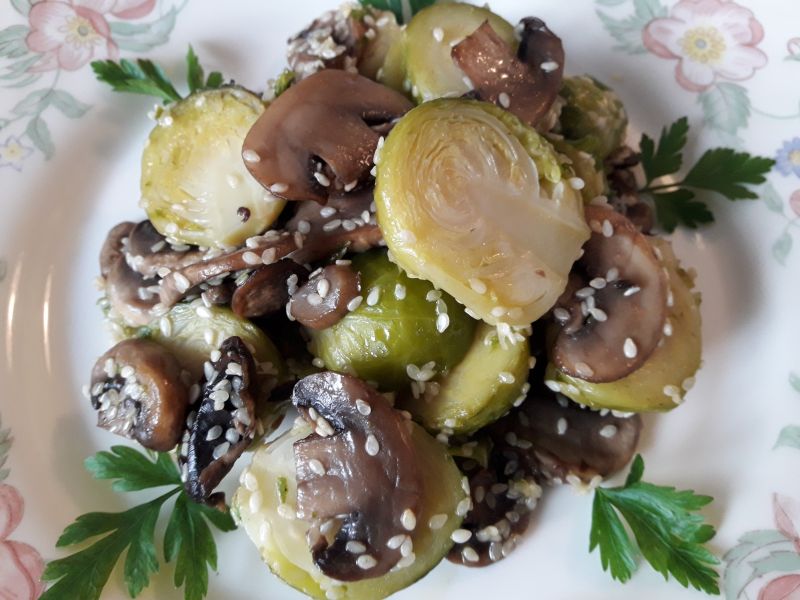 Brukselka z pieczarkami do obiadu  Brukselka z pieczarkami do obiadu