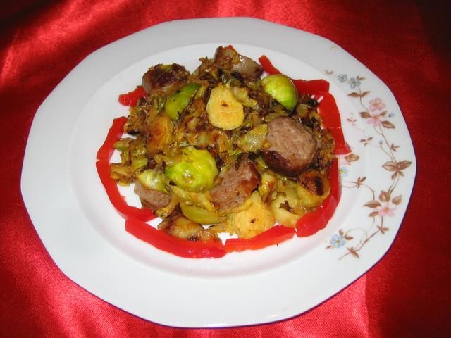 Brukselka z pieczona kielbasa