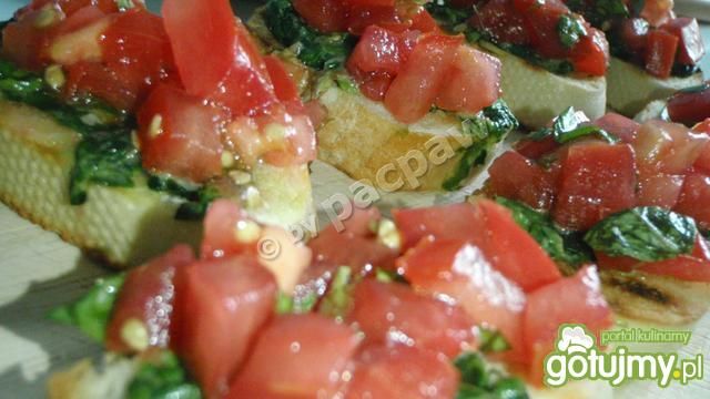 Bruschetta szpinakowo-pomidorowa Bruschetta szpinakowo-pomidorowa
