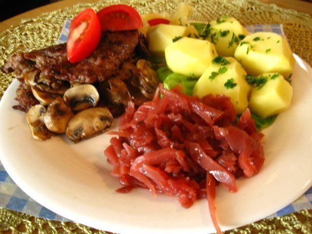 Bryzol wołowy z pieczarkami