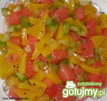 Brzoskwie , arbuz i zielona papryka