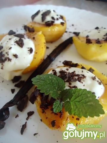 Brzoskwinie grillowane z kremem