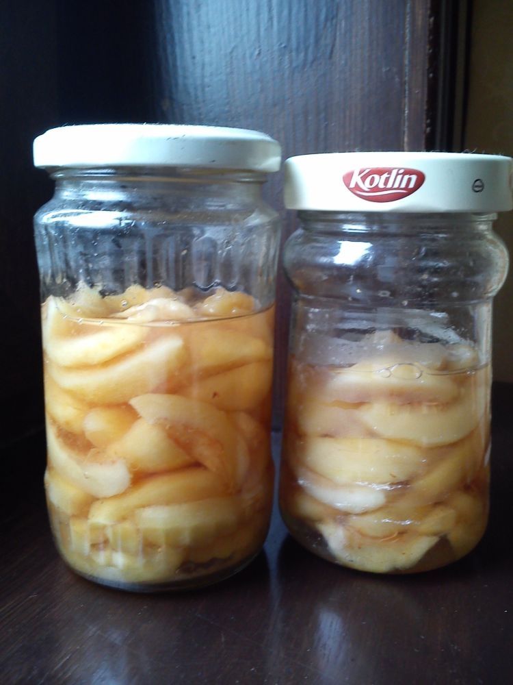 Brzoskwinie w syropie 