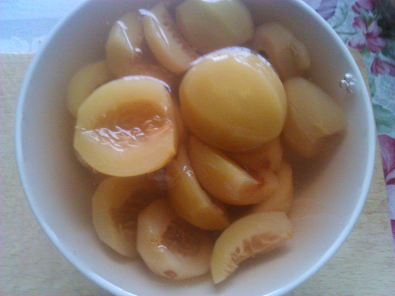 Brzoskwinie w syropie