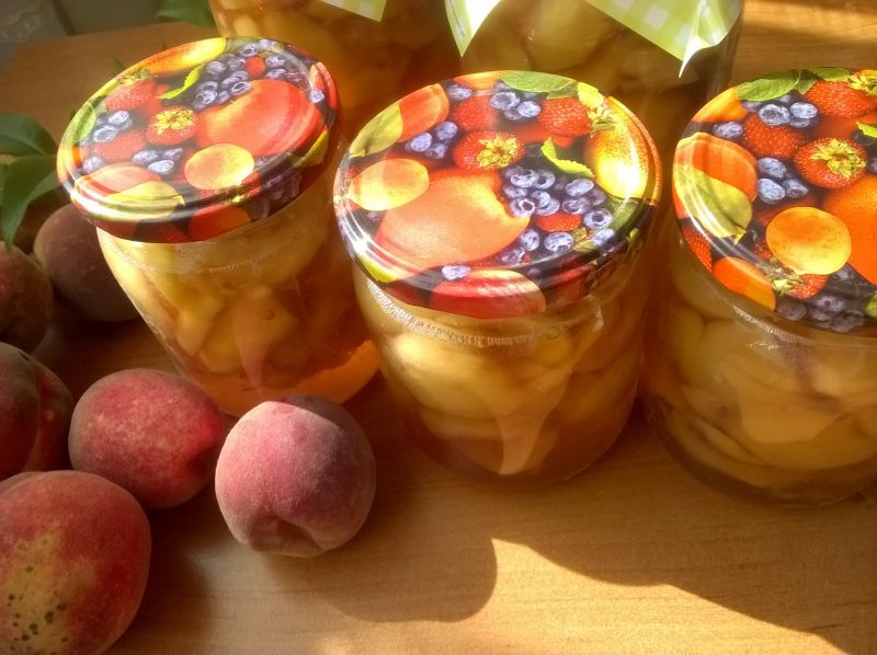 Brzoskwinie w syropie