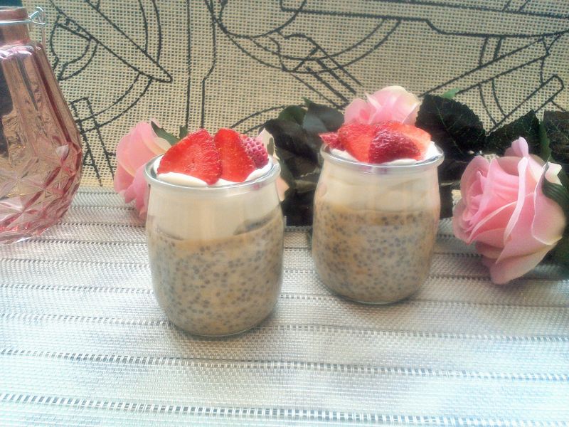 Brzoskwiniowe puddingi chia Brzoskwiniowe puddingi chia