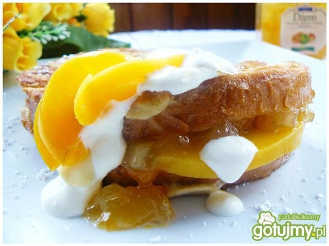 Brzoskwiniowe tosty z migdałami Brzoskwiniowe tosty z migdałami