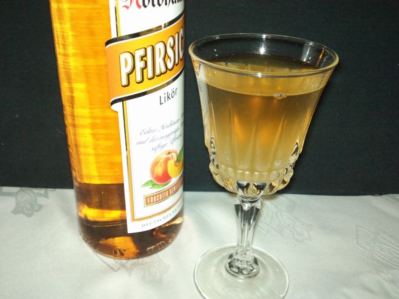 Brzoskwiniowy rum Brzoskwiniowy rum