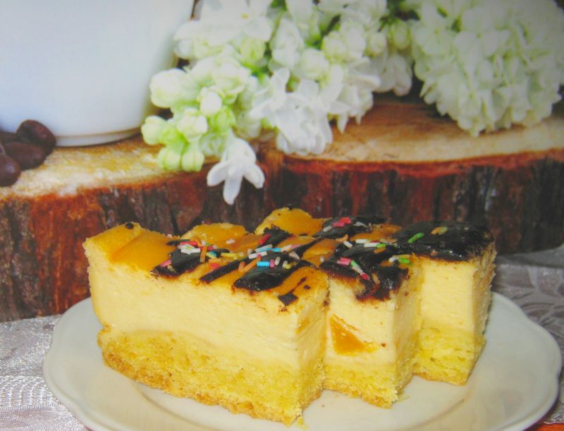 Brzoskwiniowy sernik