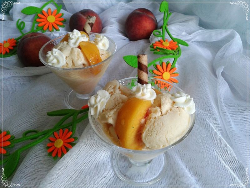 Brzoskwioniwe lody z jabłkową nutą