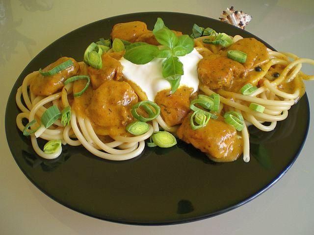 Bucatini z kurczakiem ziołowo-curry  Bucatini z kurczakiem ziołowo-curry