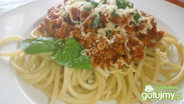 Buccatini po bolońsku