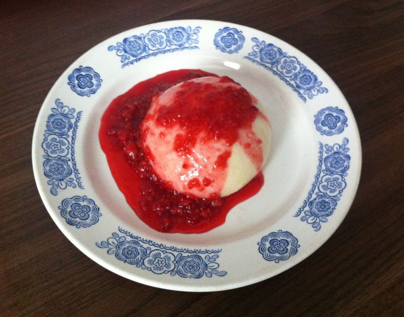 Buchty z sosem malinowym Buchty z sosem malinowym