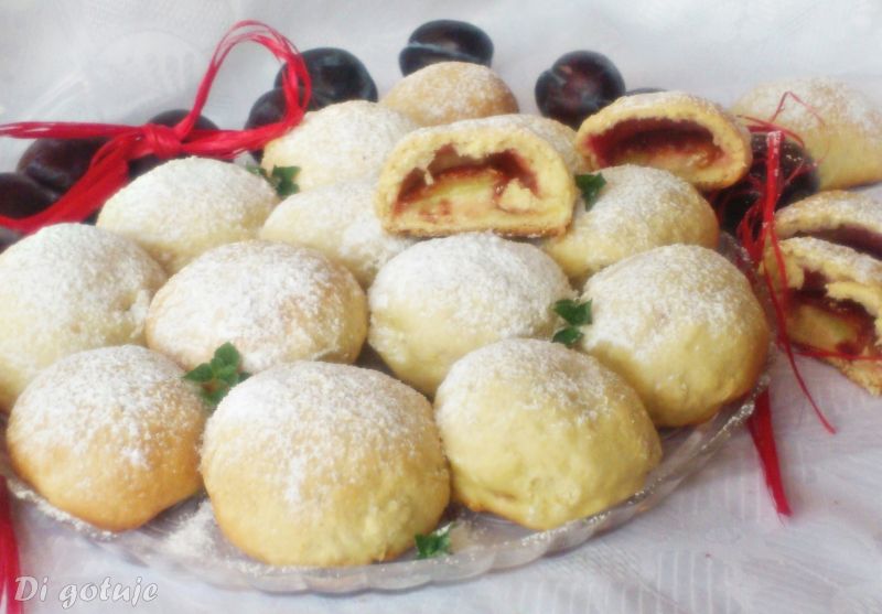 Buchty ze śliwkami Buchty ze śliwkami