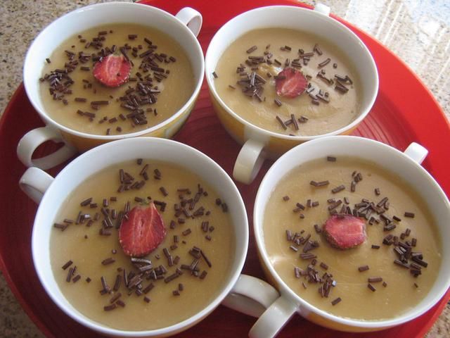 Budyń capuccino z truskawką