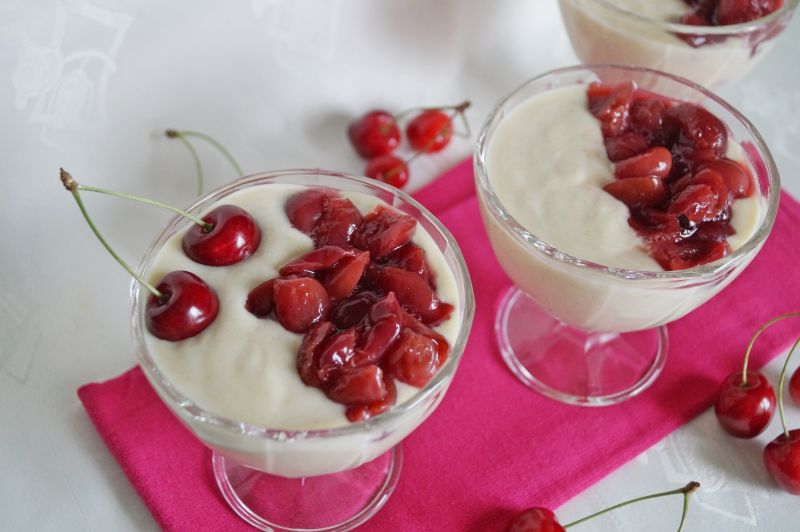 Budyń jaglany z czereśniami Budyń jaglany z czereśniami