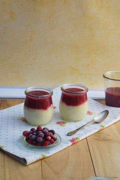 Budyń jaglany z żurawinowym musem Budyń jaglany z żurawinowym musem