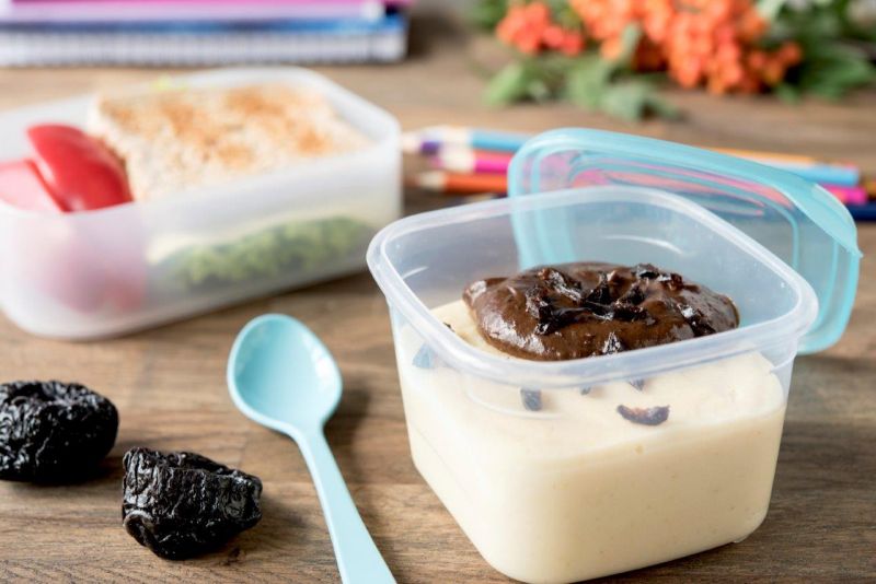 Budyń jaglany z kremem ze śliwki kalifornijskiej