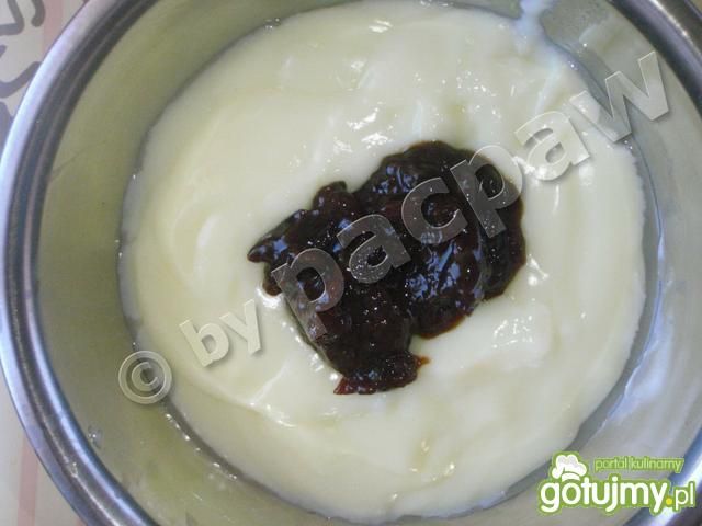 Budyń waniliowy z powidłami śliwkowymi 
