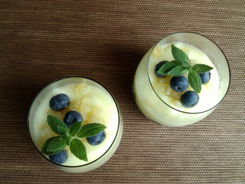 Budyń z borówkami na deser  Budyń z borówkami na deser