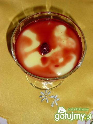 Budyń z sokiem malinowym