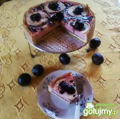 Budyniowe ciasto z owocami.