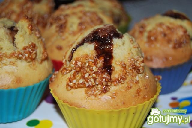 Budyniowe muffiny z niespodzianką