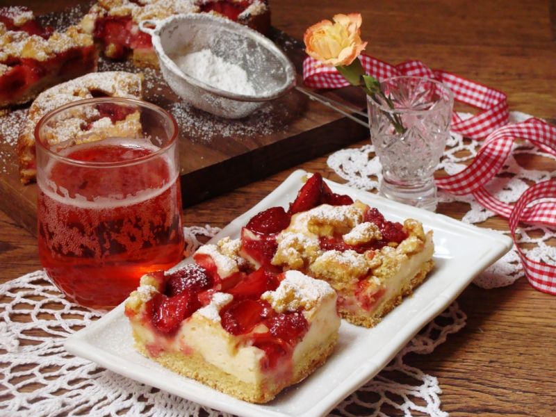 Budyniowe z truskawkami  Budyniowe z truskawkami