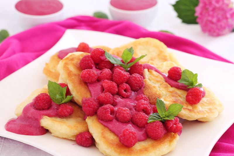 Budyniowo malinowe racuszki Budyniowo malinowe racuszki